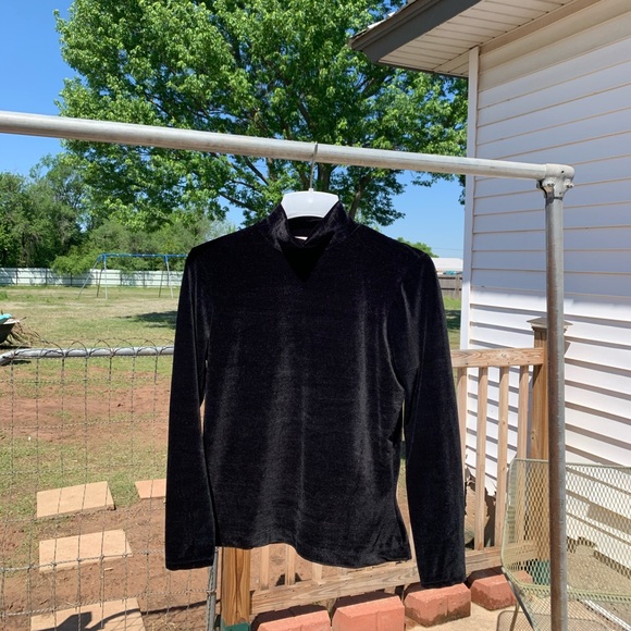 Small black velour long sleeve, turtle neck - Picture 2 of 5